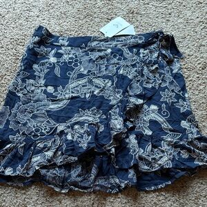 NWT Roxy Floral Navy and White wrap Skirt size S